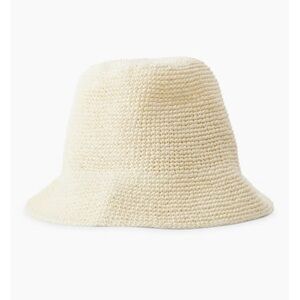Aritzia Truly Bucket Hat
